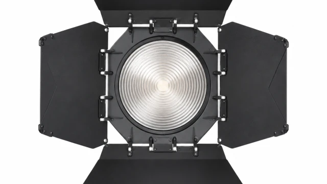Nanlite Fresnel Lens w/ Barndoors (Forza & FS series) - Nanlite